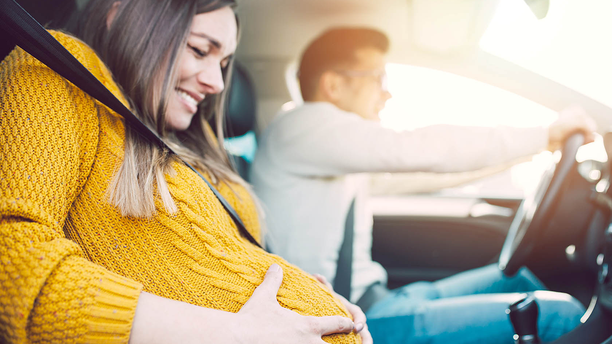 Когда ехать в роддом при первых родах и когда – при повторных?